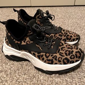Steve Madden Sneakers